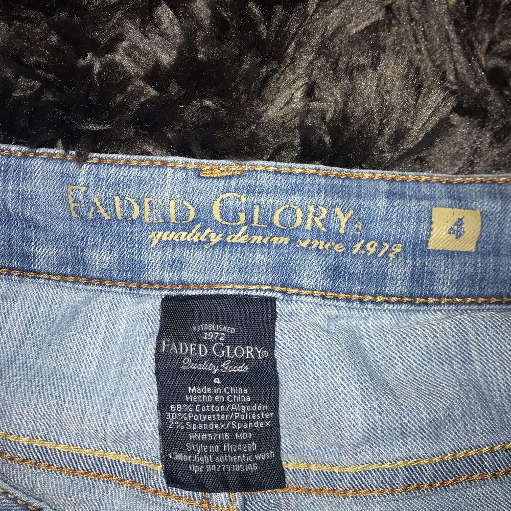 Shorts - Picture 3 of 3